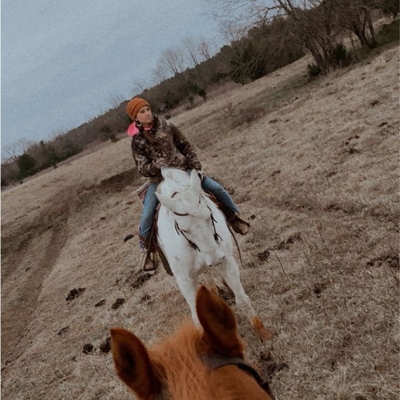 Meet your Posher, Taylor - Picture 7 of 8